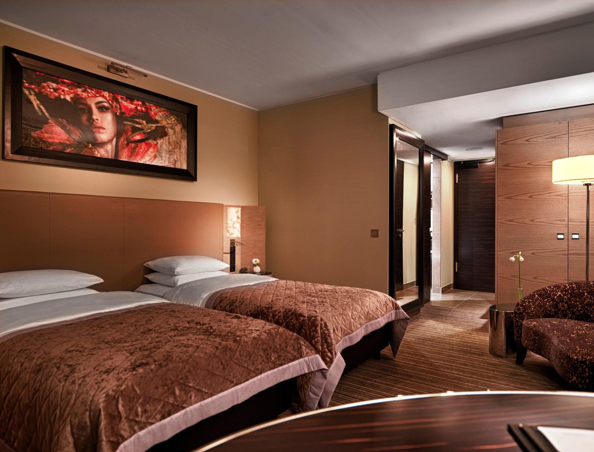 Hyatt Regency Dusseldorf Düsseldorf Exterior foto A room at the hotel