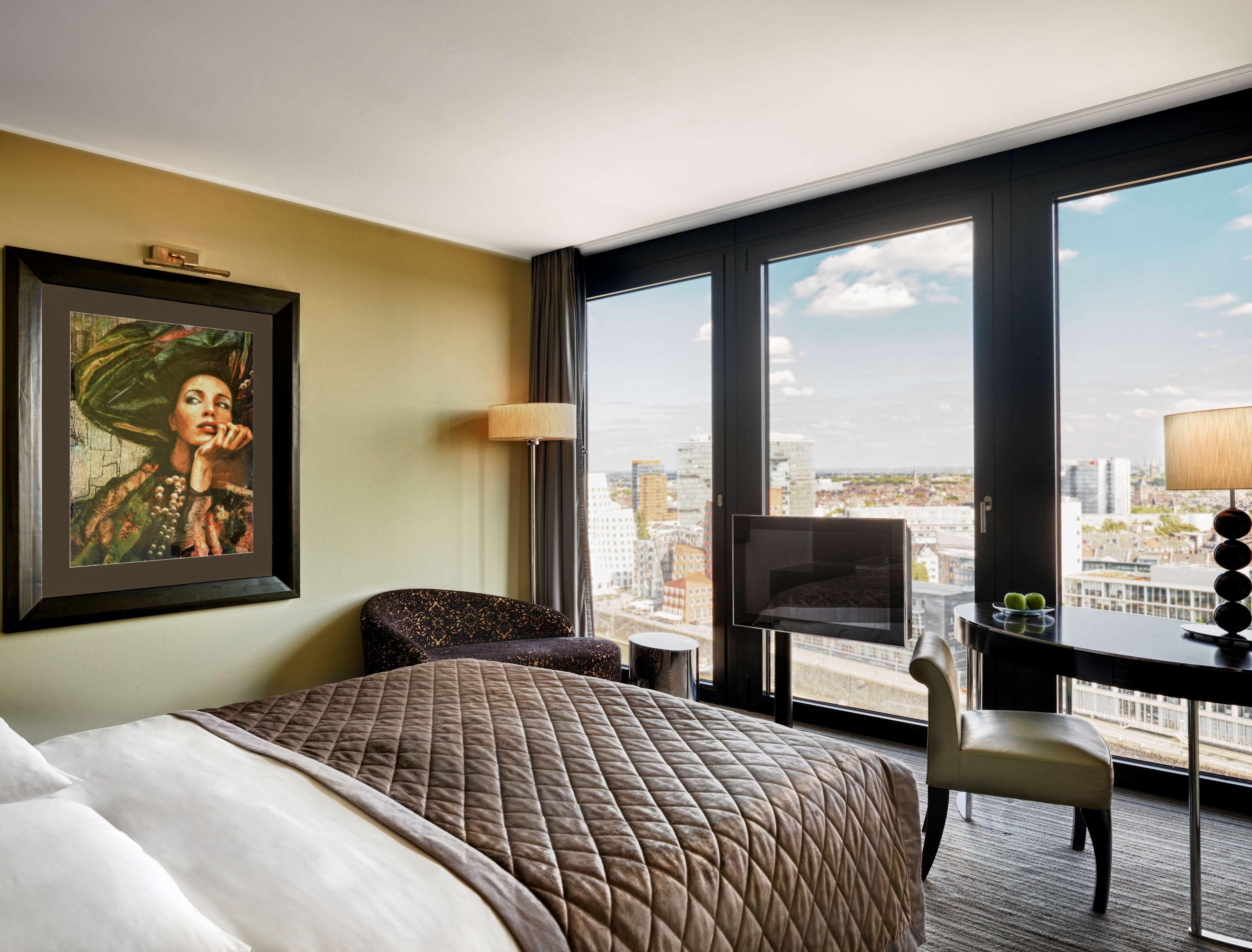Hyatt Regency Dusseldorf Düsseldorf Exterior foto A room at the InterContinental London The O2