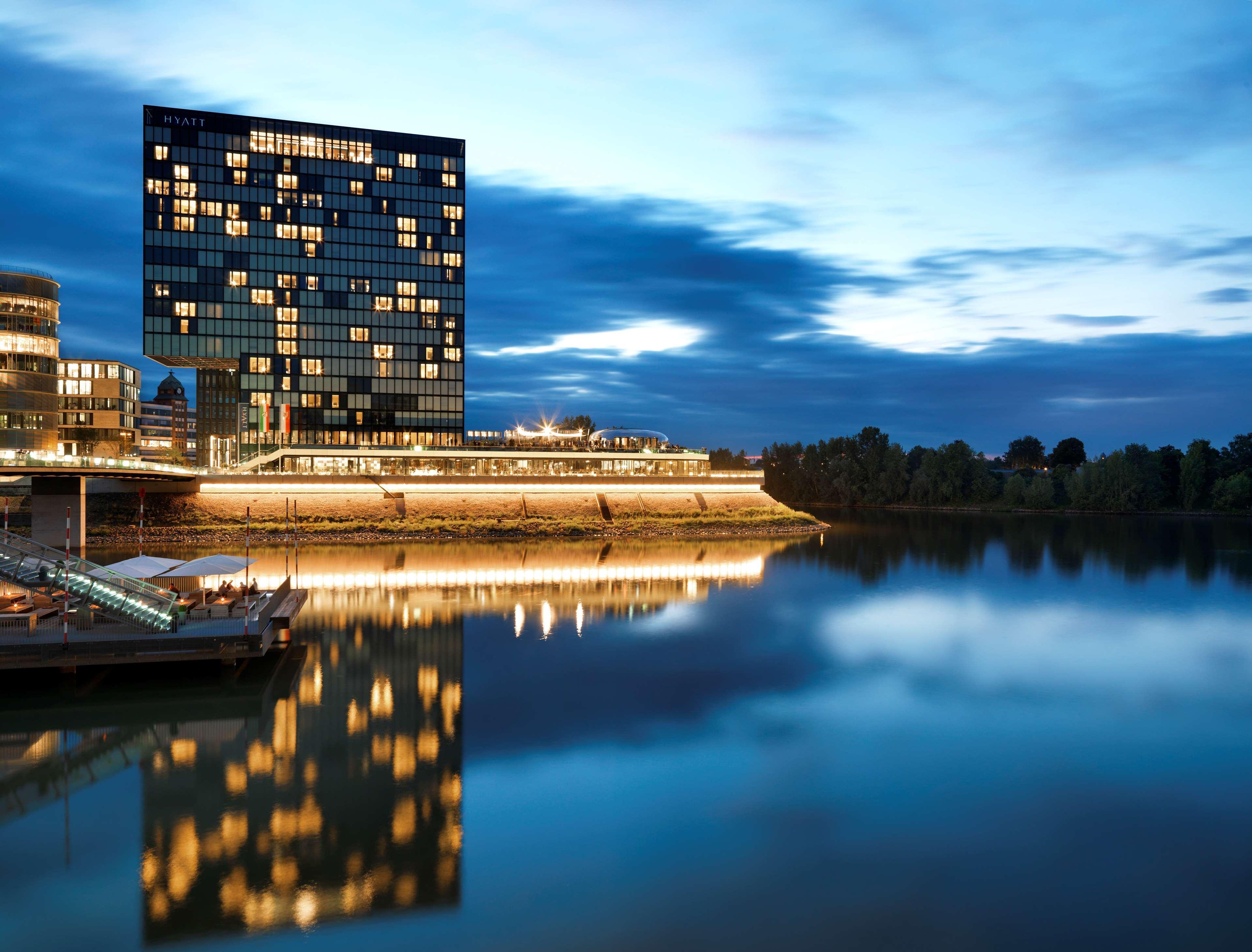 Hyatt Regency Dusseldorf Düsseldorf Exterior foto The University of Economics and Business Vienna