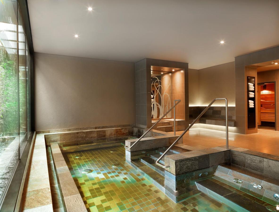 Hyatt Regency Dusseldorf Düsseldorf Exterior foto A modern onsen in Tokyo